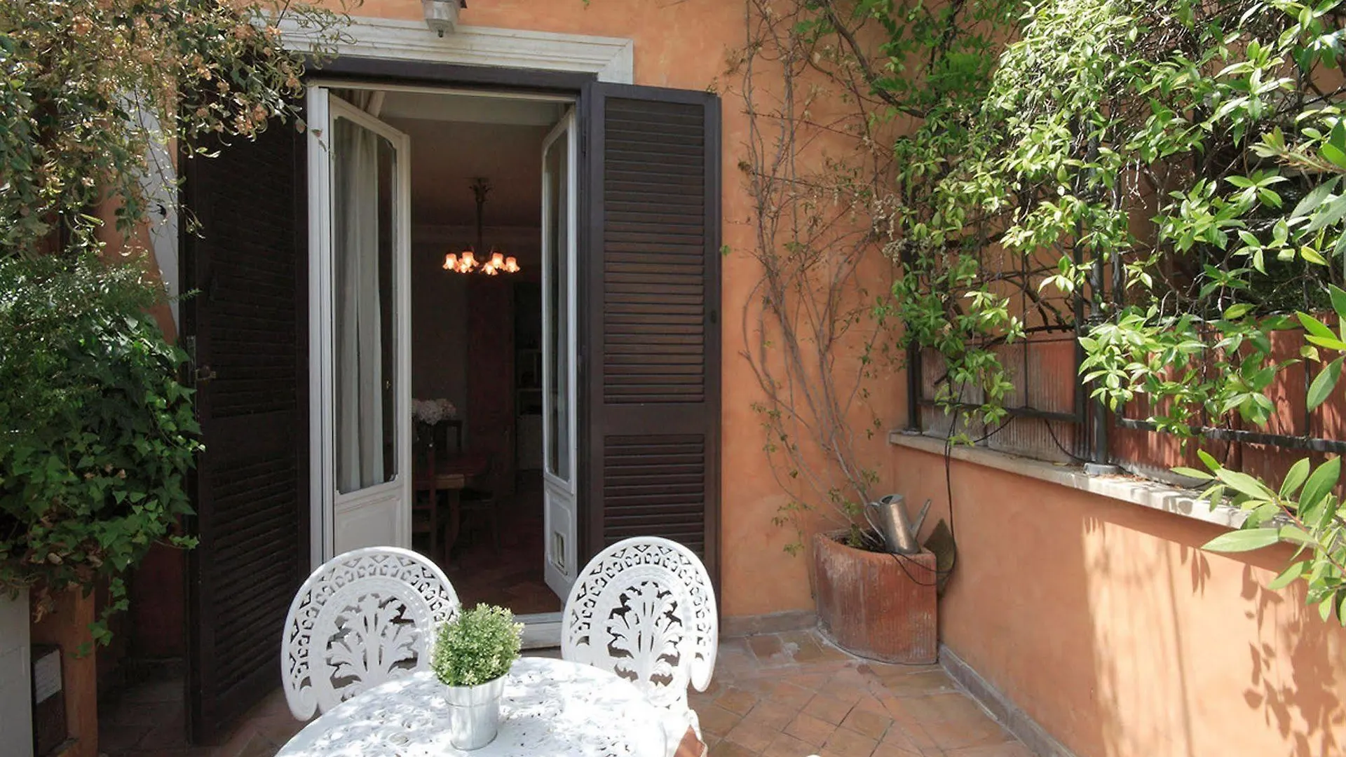 Frattina Apartments Rome Italy